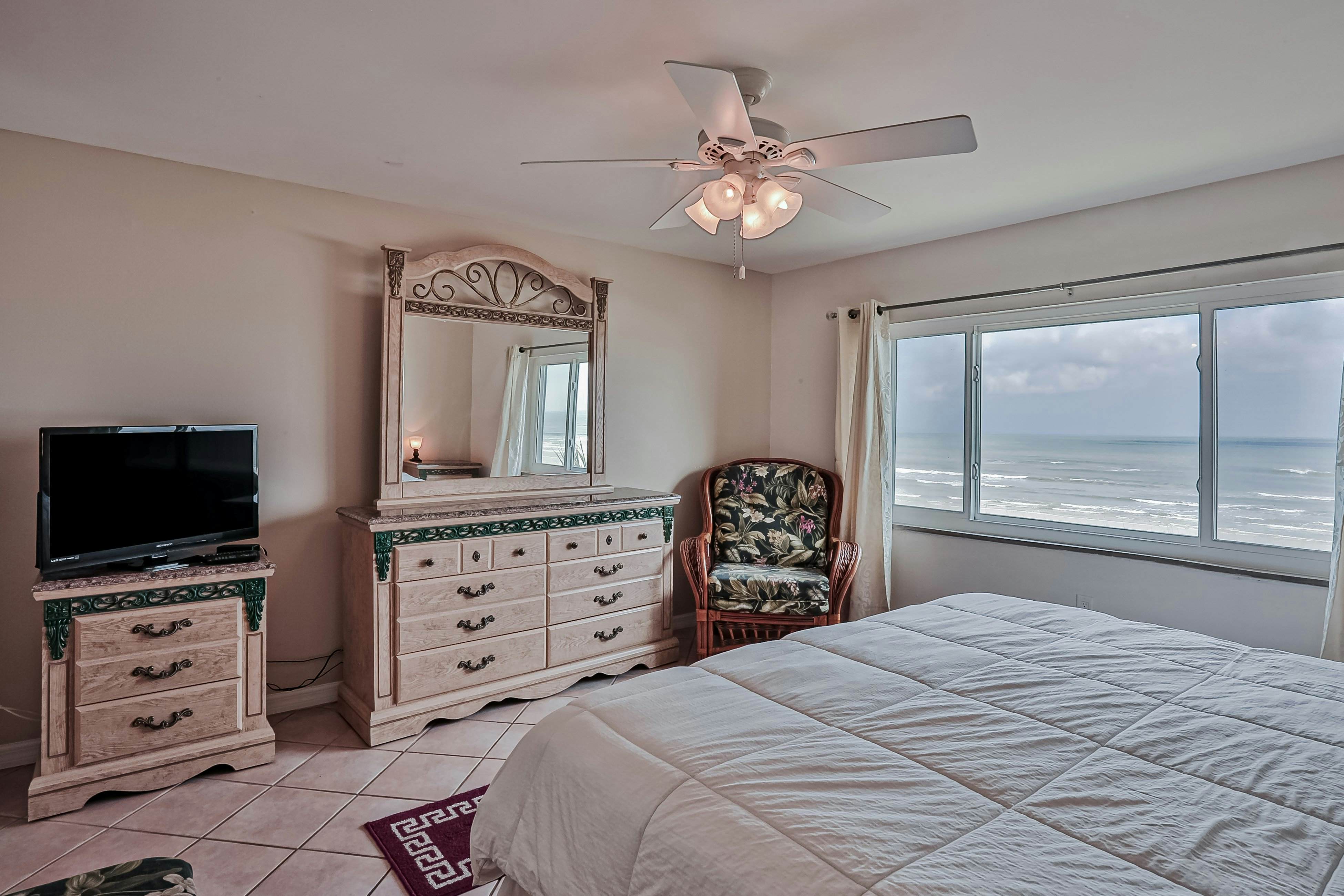 Four Winds Oceanfront Condo