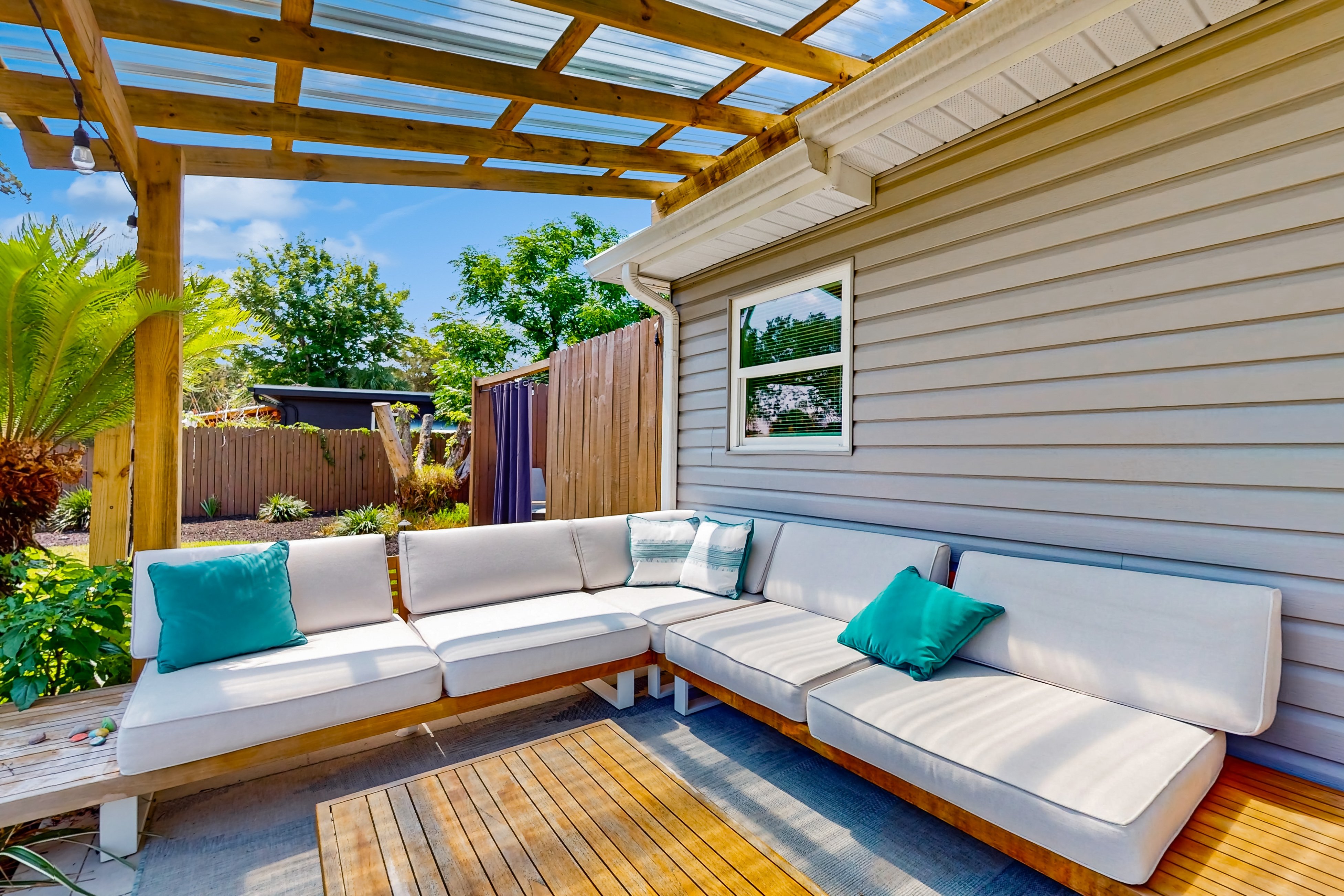 Spacious Dog-Friendly House near Beaches, Historic Downtown w/Beach Access