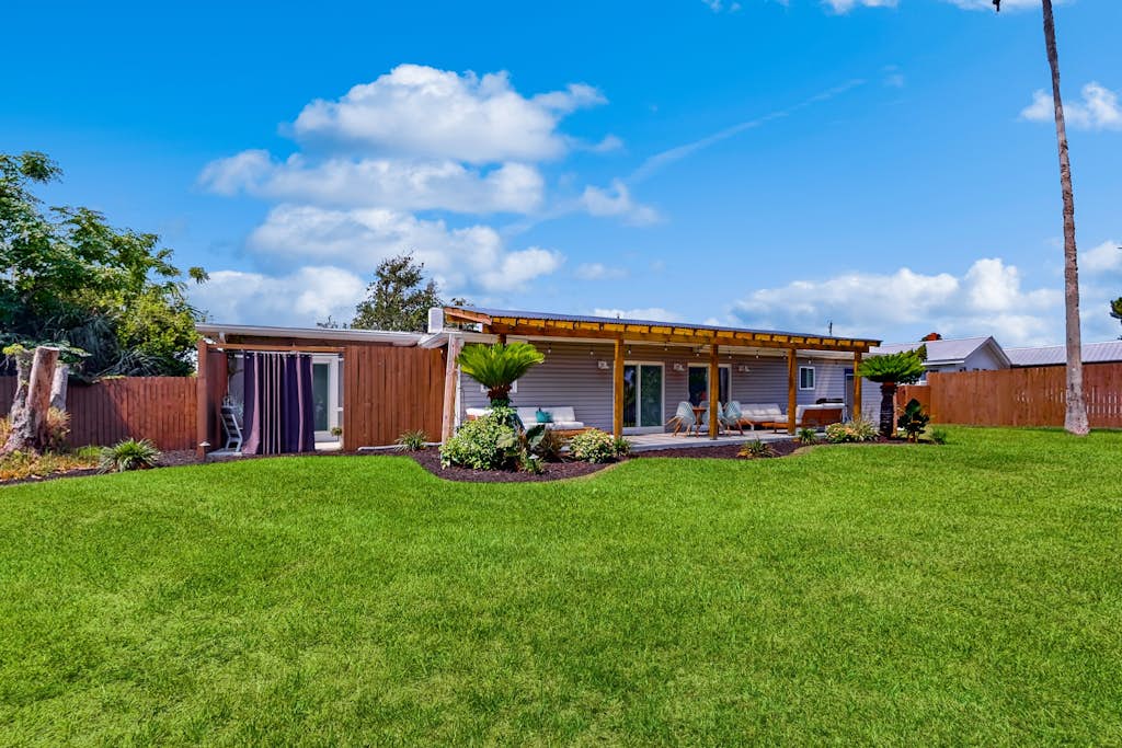 Spacious Dog-Friendly House near Beaches, Historic Downtown w/Beach Access