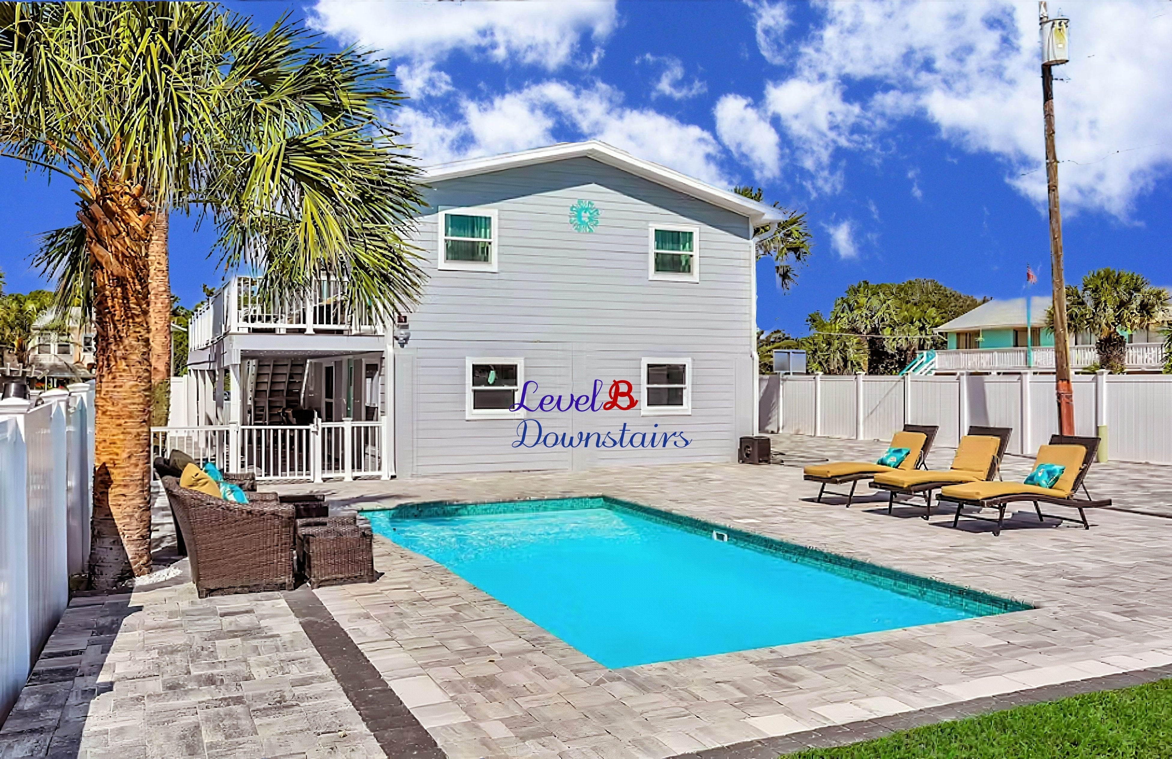 Lower Level 1 Block from 2 Beaches w/Private Pool, High-Speed Wi-Fi