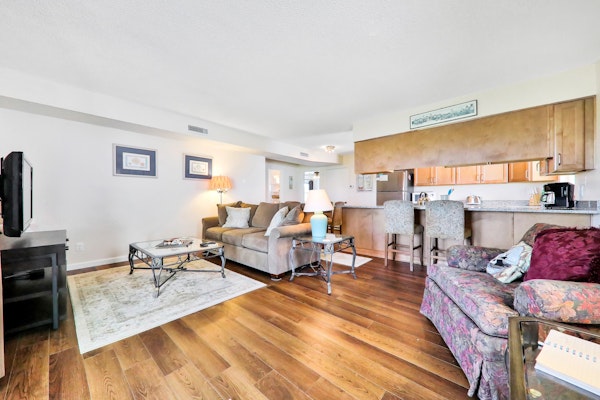 Updated condo in oceanfront building with private beach access - near dining