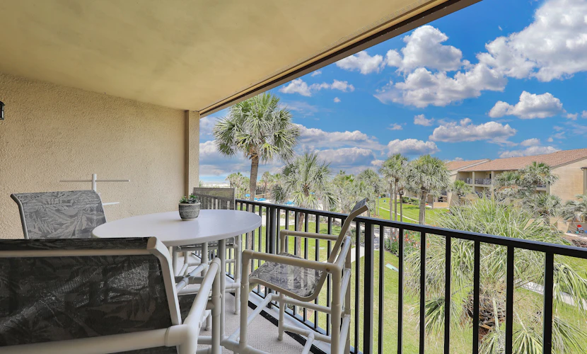 Modern oceanfront condo with two pools & private washer/dryer