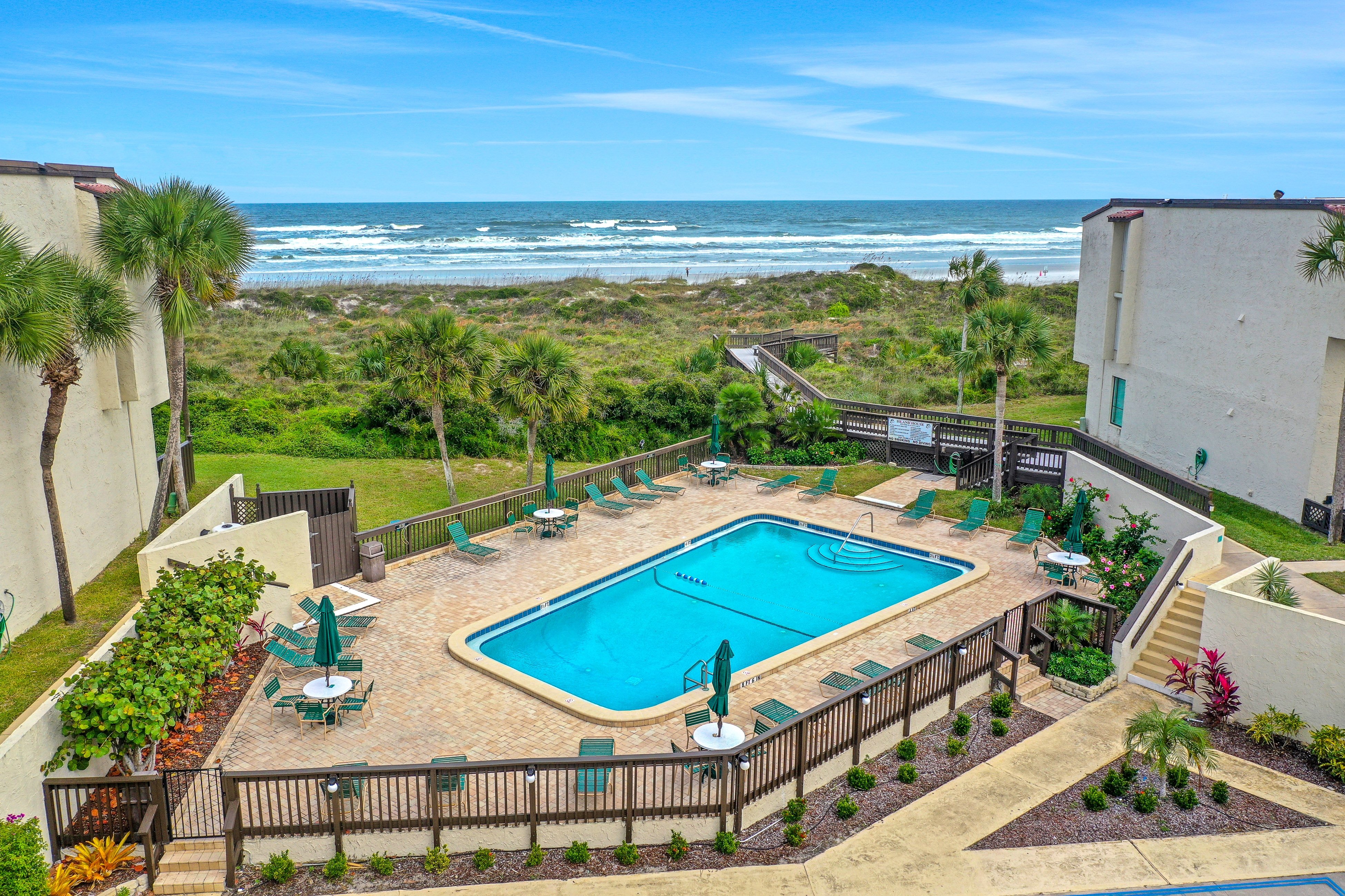 Oceanview condo with beach access, pool, tennis courts and private patio
