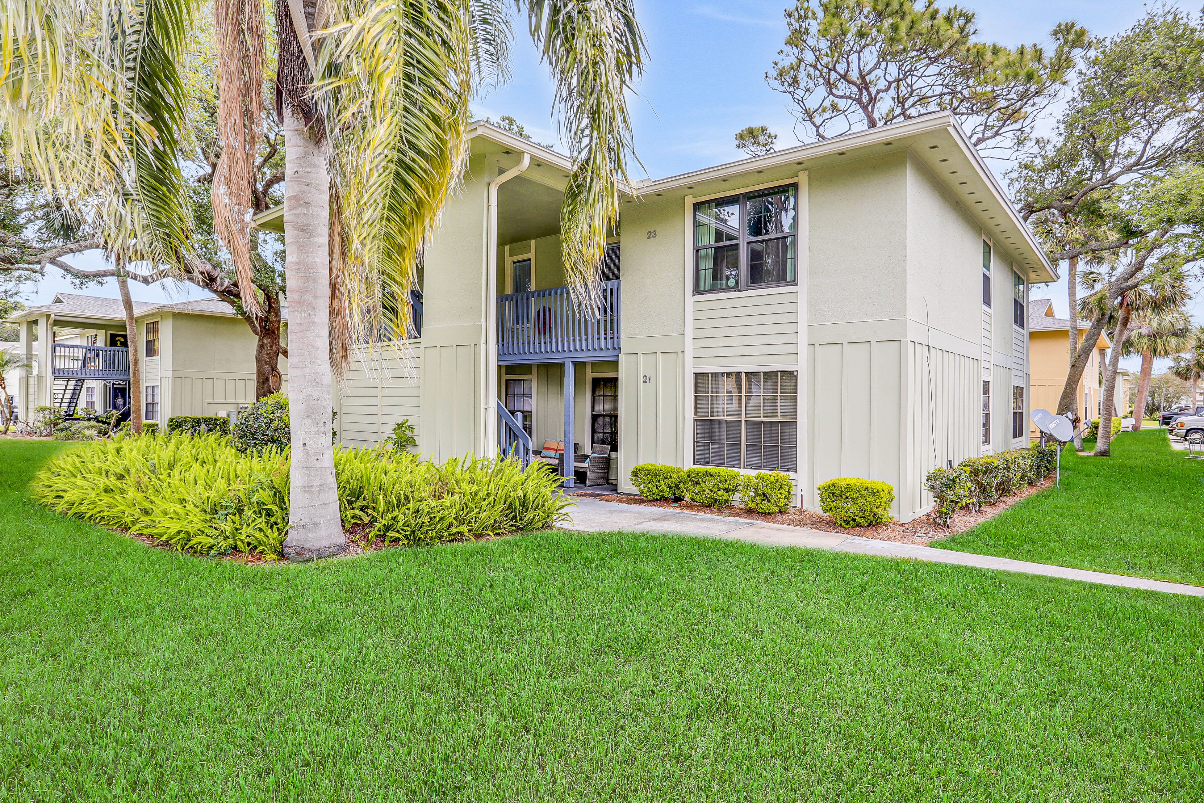 Charming Condo w/ Pool – 500 Yards to Beach, Near Lighthouse & Downtown