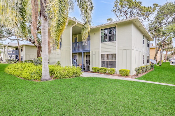 Charming Condo w/ Pool – 500 Yards to Beach, Near Lighthouse & Downtown