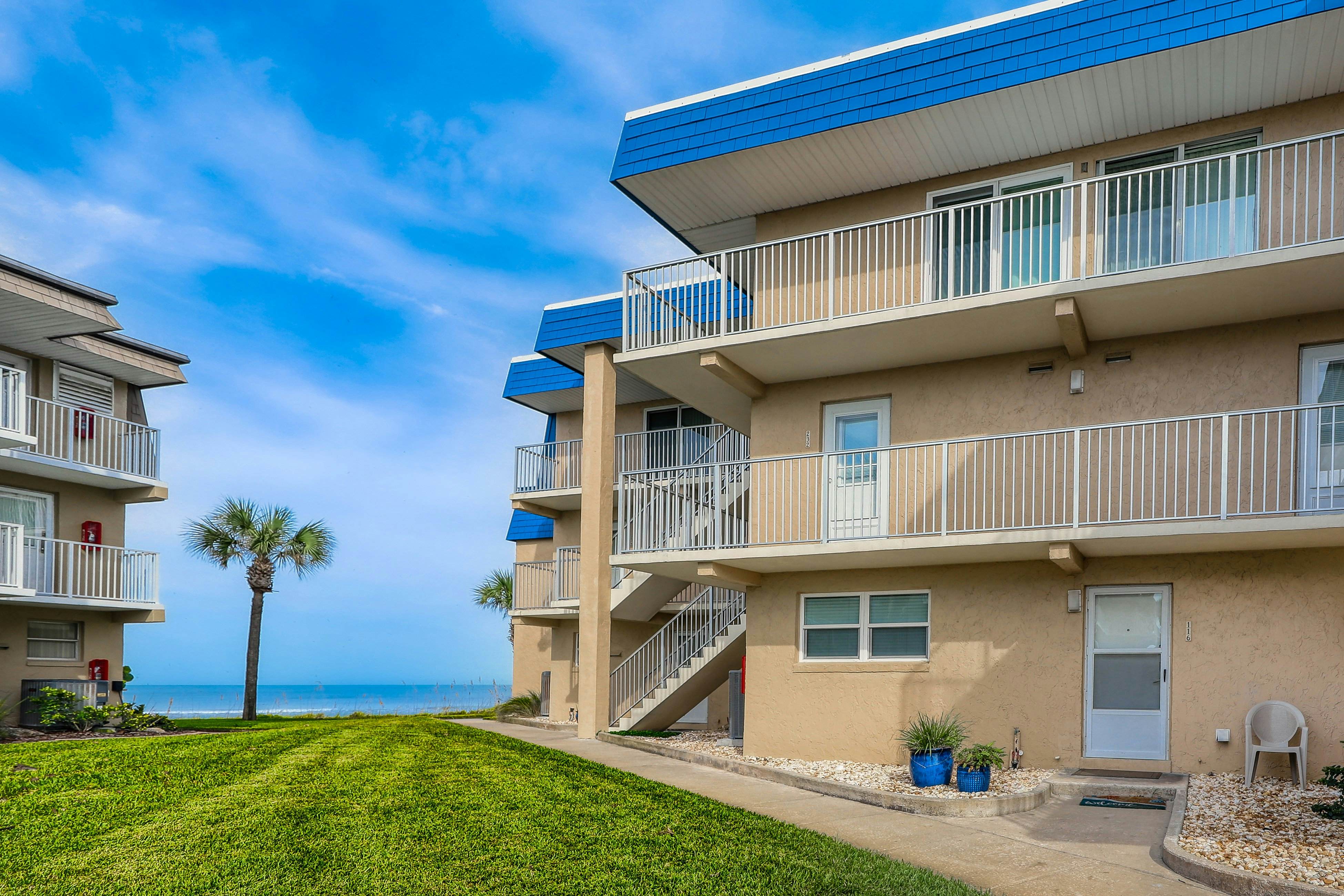 Crescent Sandpiper 116 Island Life