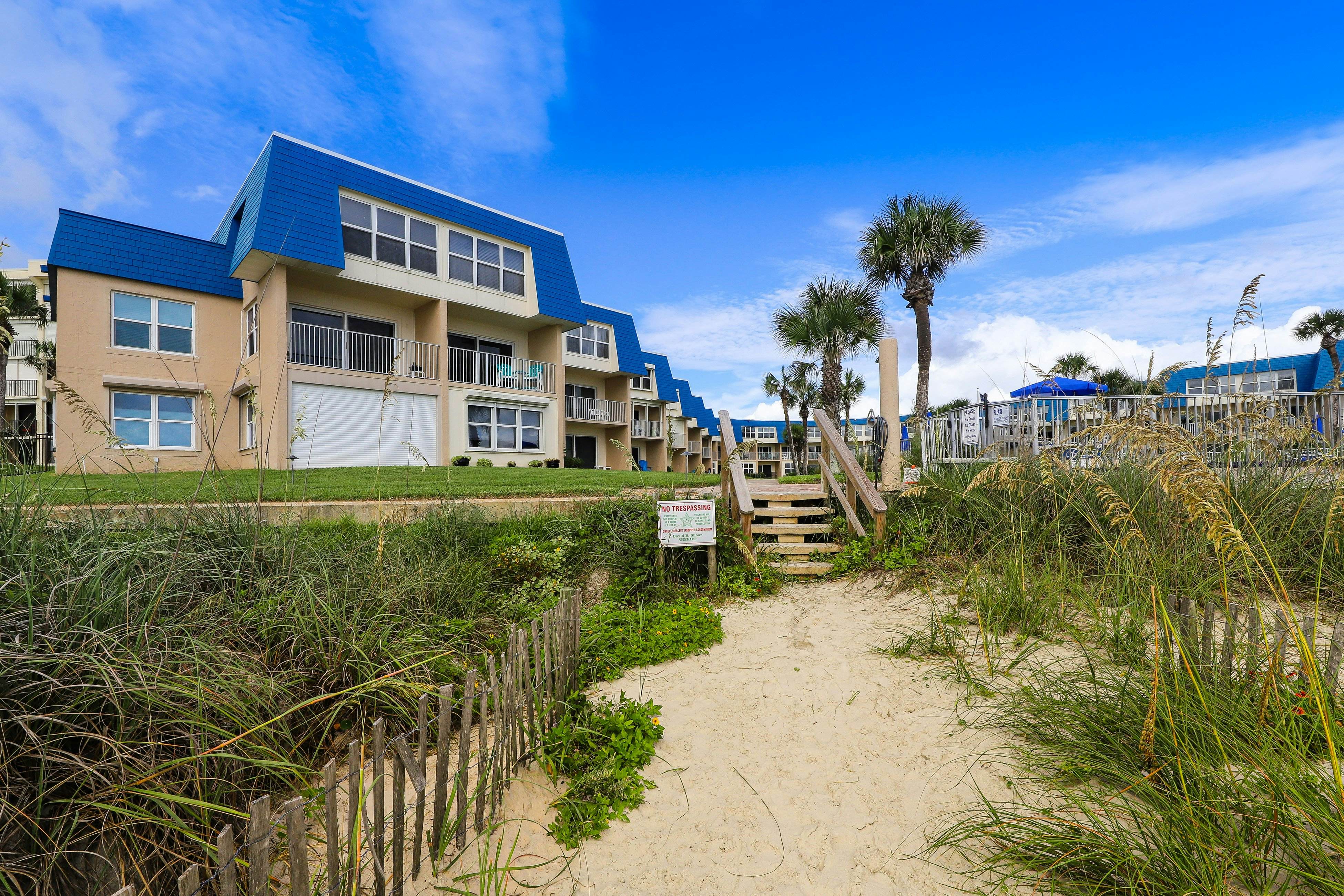 Crescent Sandpiper 116 Island Life