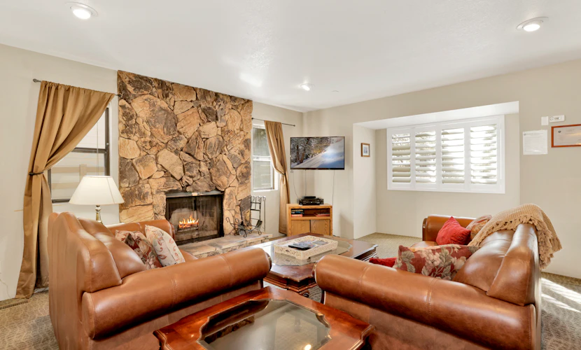 Summit Ski Resort Mountain View Condo - Walk to Snow Summit