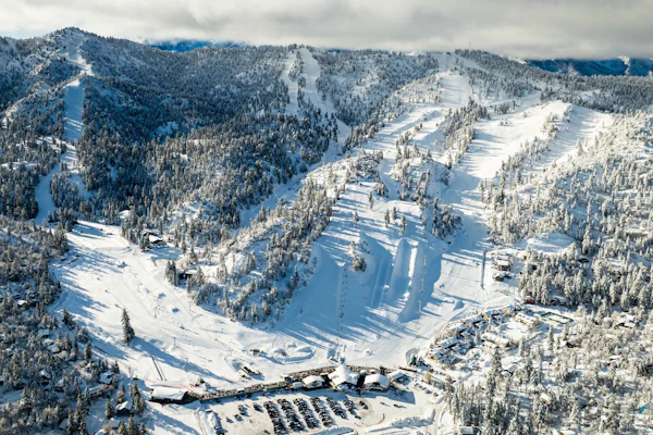 Summit Ski Resort Mountain View Condo - Walk to Snow Summit