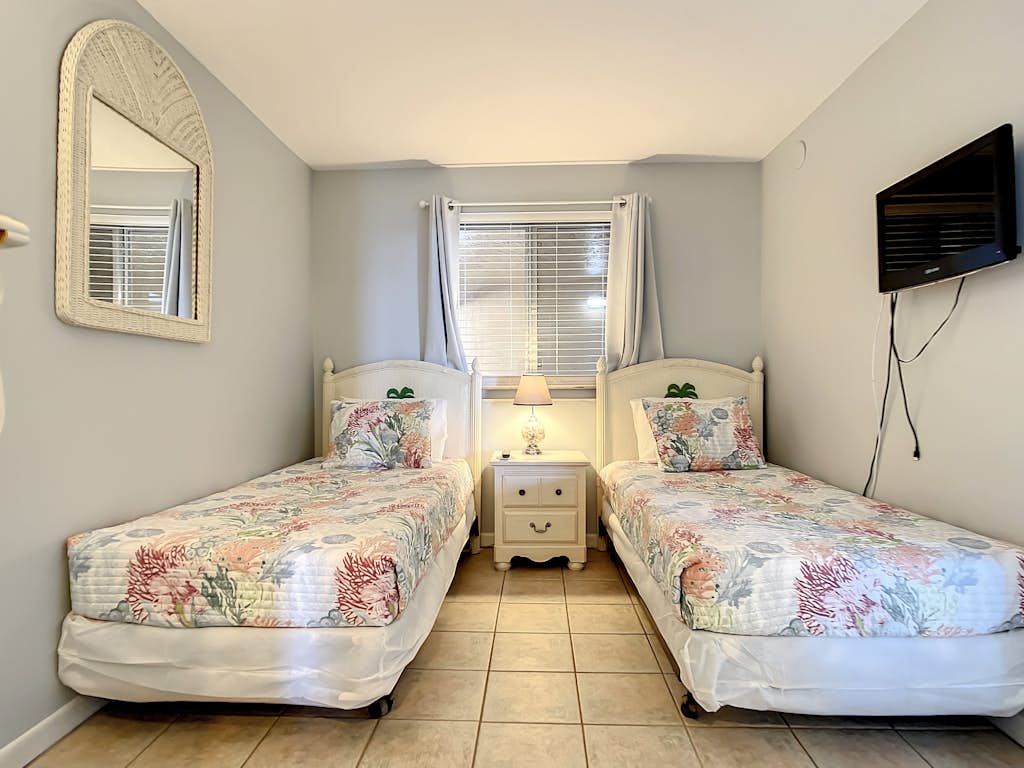 Direct Oceanfront Condo - Pool, Beach & Steps from Flagler Ave