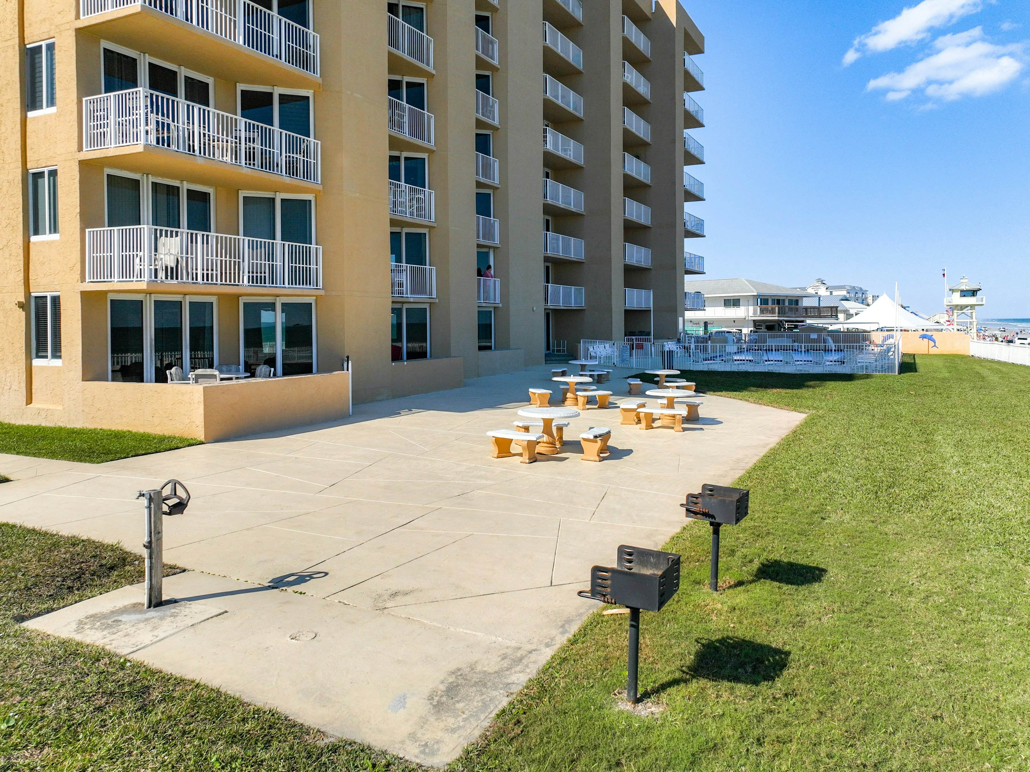 Oceania Beach Club 702