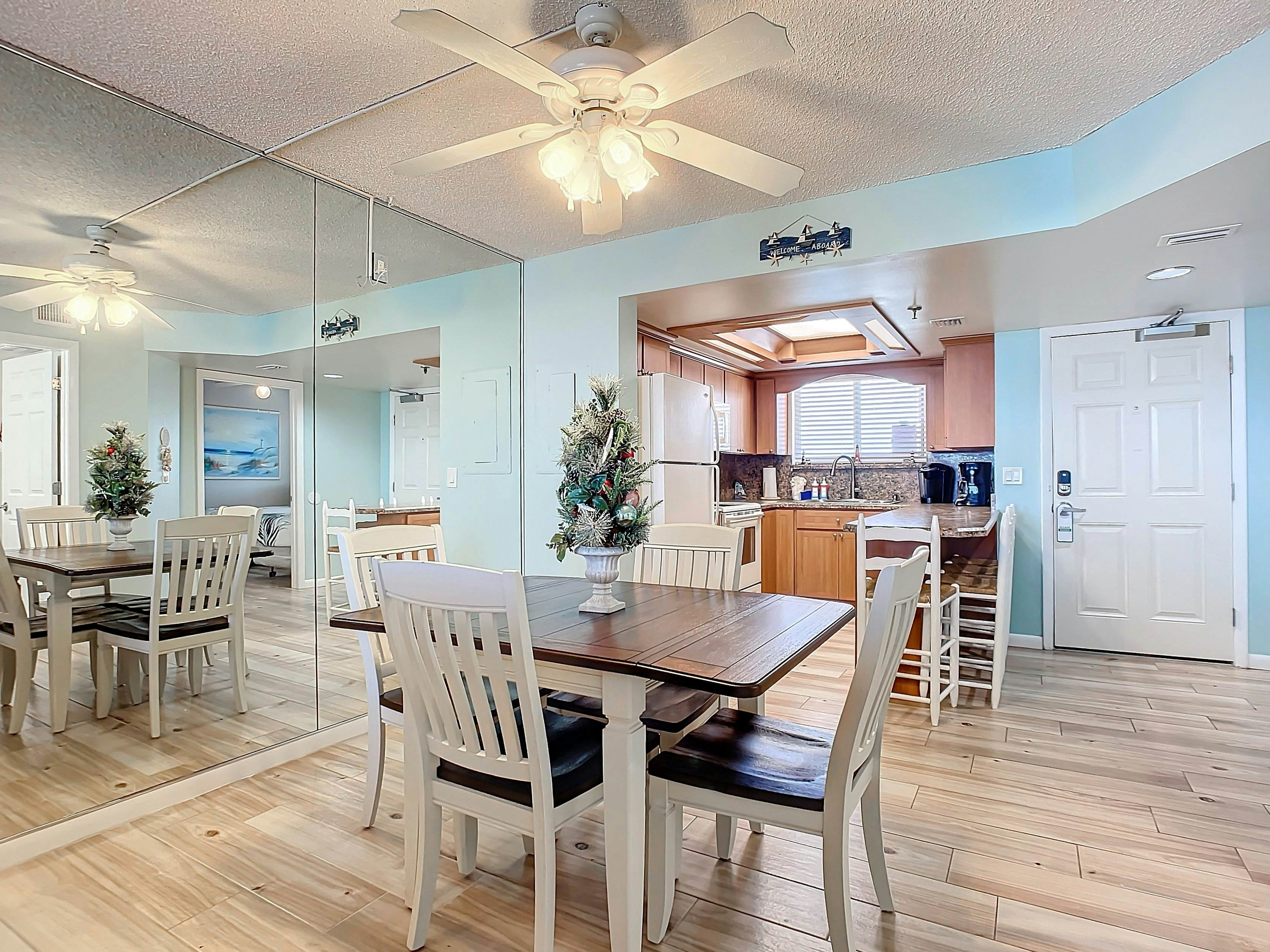 Oceania Beach Club 702