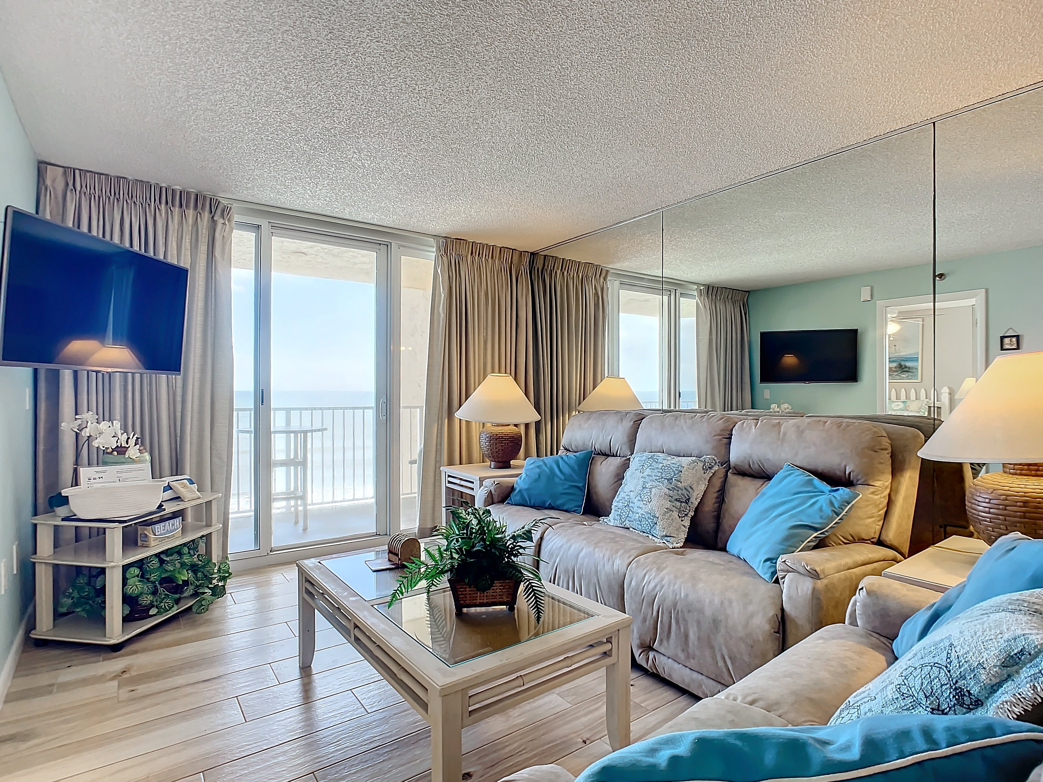 Oceanfront Condo - Beach, Pool & BBQ, Steps from Flagler Ave