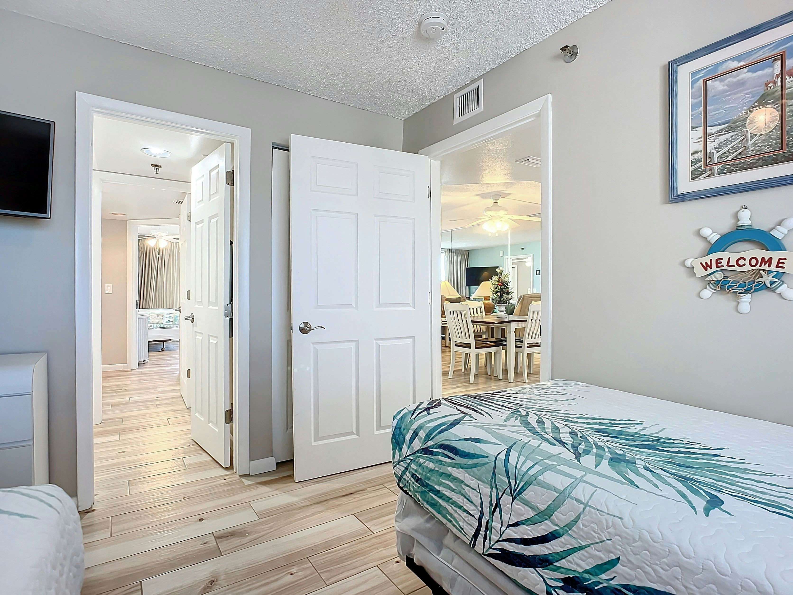 Oceania Beach Club 702