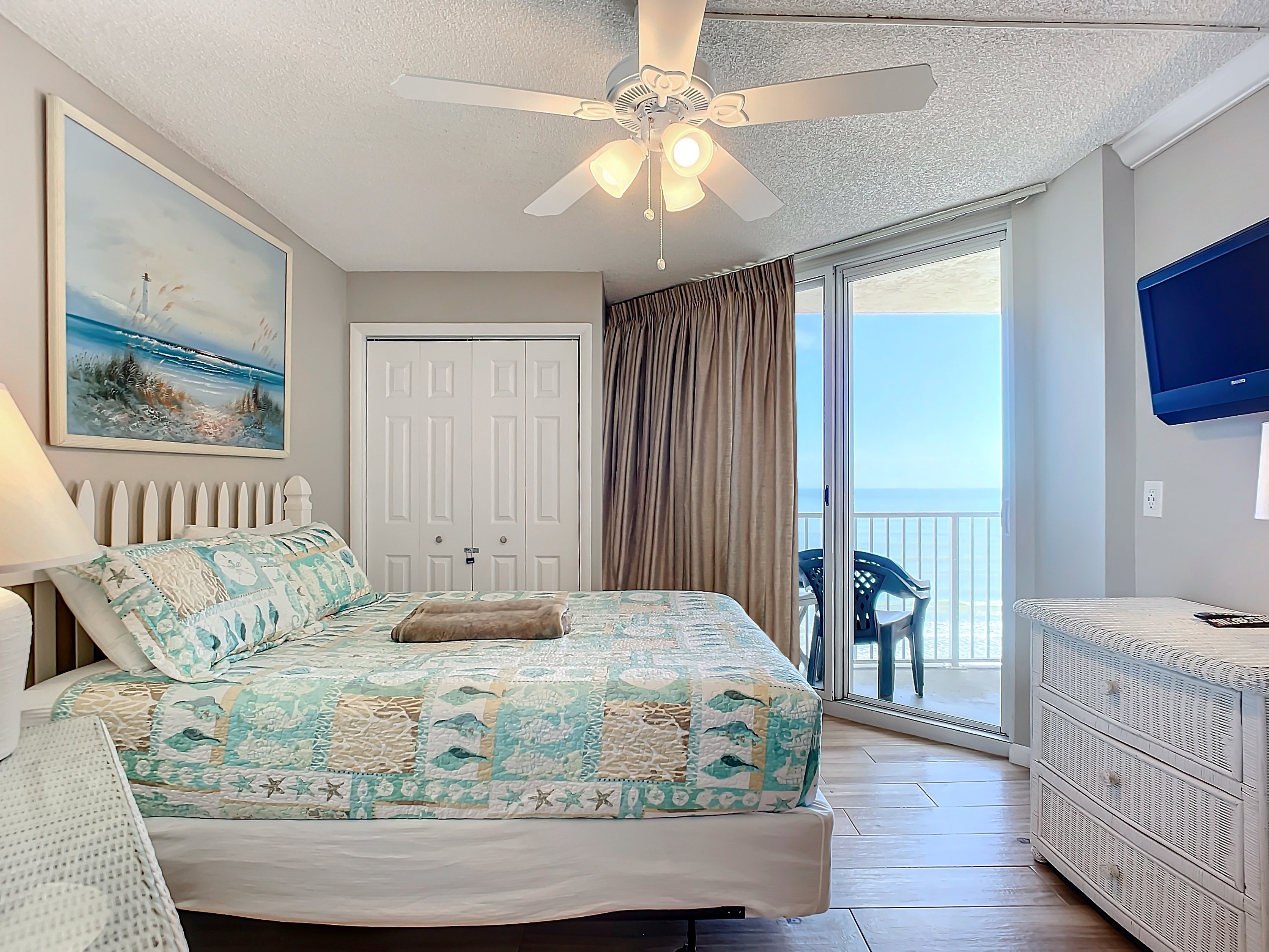 Oceanfront Condo - Beach, Pool & BBQ, Steps from Flagler Ave