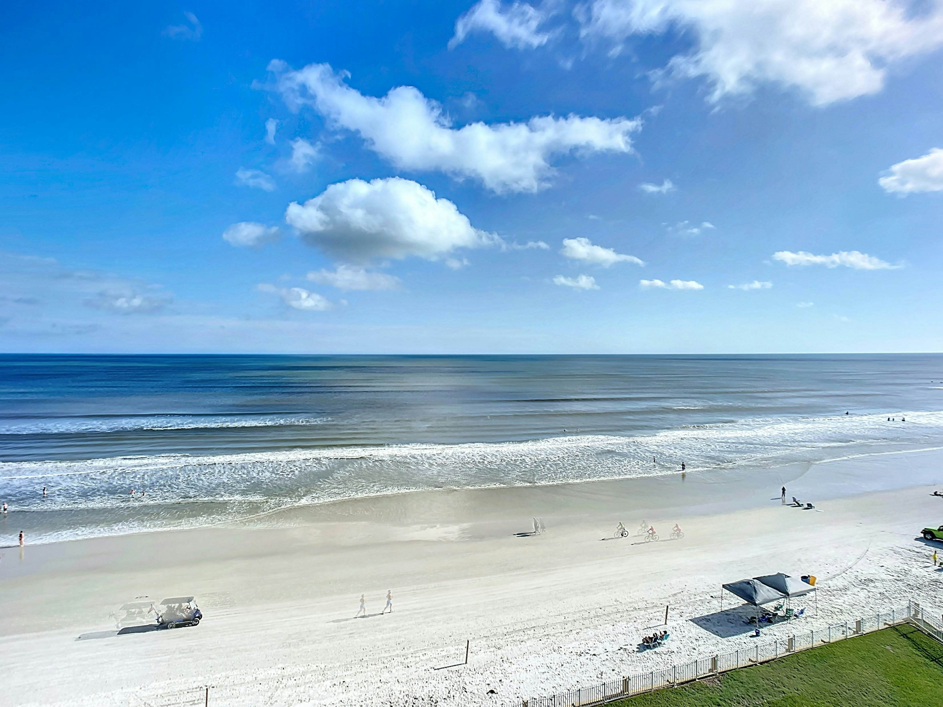 Oceania Beach Club 702