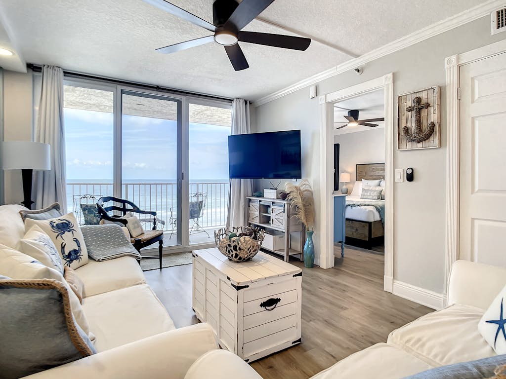 Impressive Oceanfront Condo - Pool, BBQ & Just Steps to Flagler Ave
