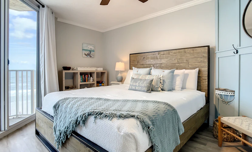 Impressive Oceanfront Condo - Pool, BBQ & Just Steps to Flagler Ave