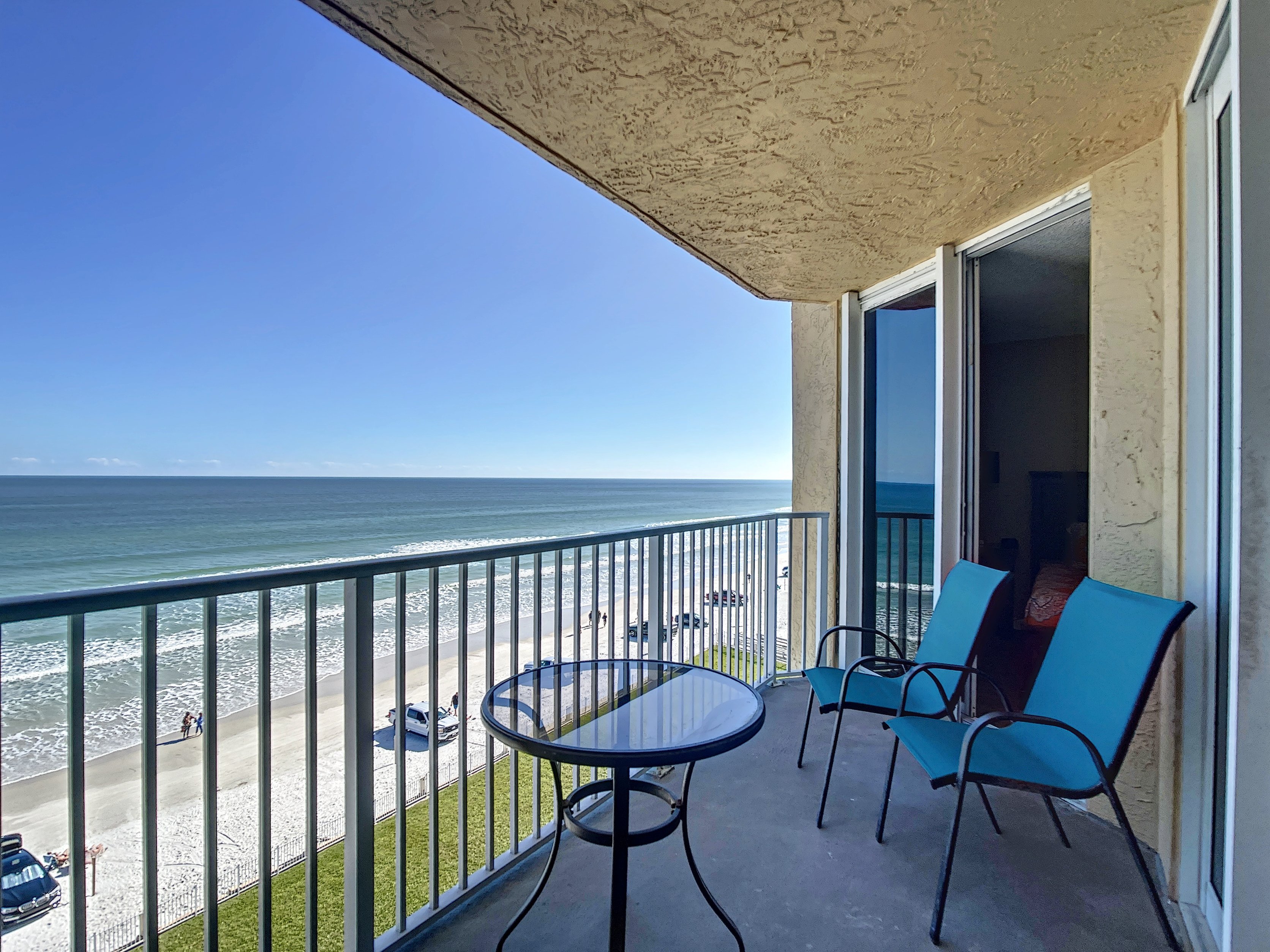 Oceanfront Condo - Pool, BBQ & Steps to Beach & Flagler Ave