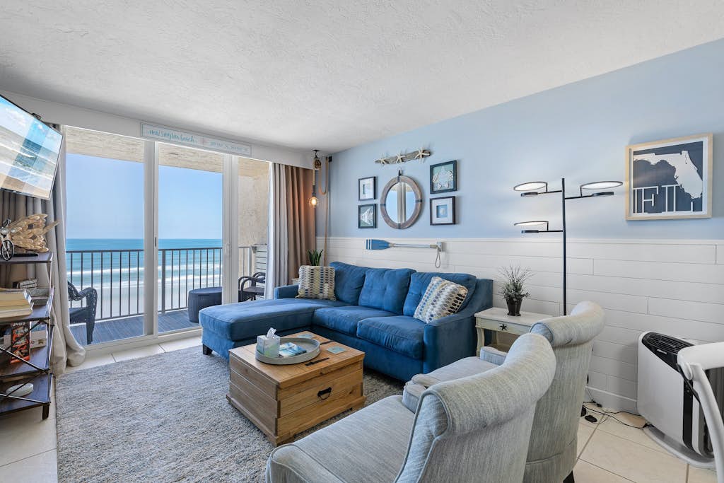 Remodeled Oceanfront Condo - Balcony, Beach, Pool