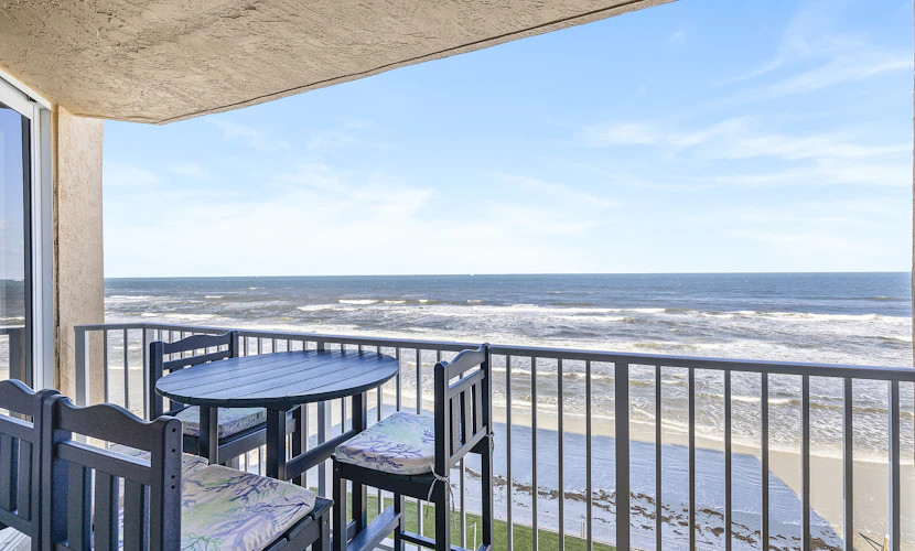 Remodeled Oceanfront Condo - Balcony, Beach, Pool