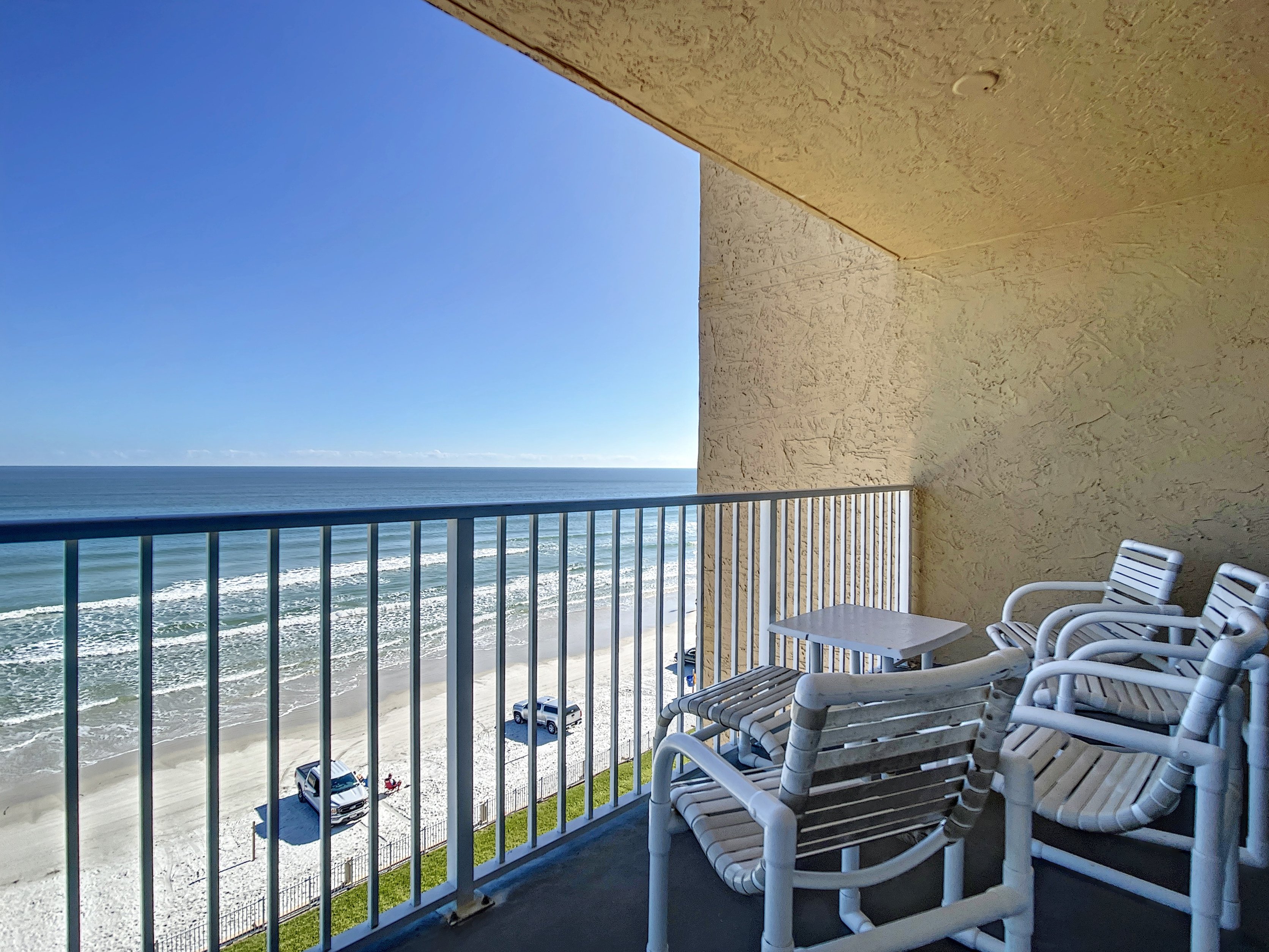 Oceanfront Balcony, Pool, BBQ, Steps to Flagler Ave
