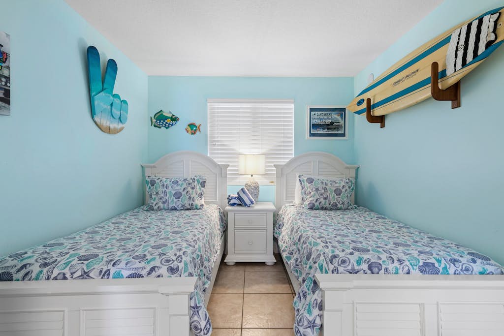 Beachfront Condo - Pool, BBQ & Steps from Flagler Ave