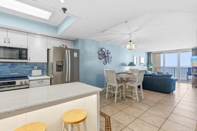 Oceania Beach Club 504