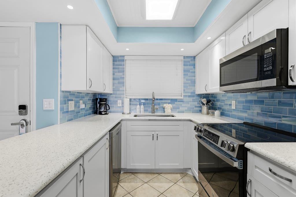 Beachfront Condo - Pool, BBQ & Steps from Flagler Ave