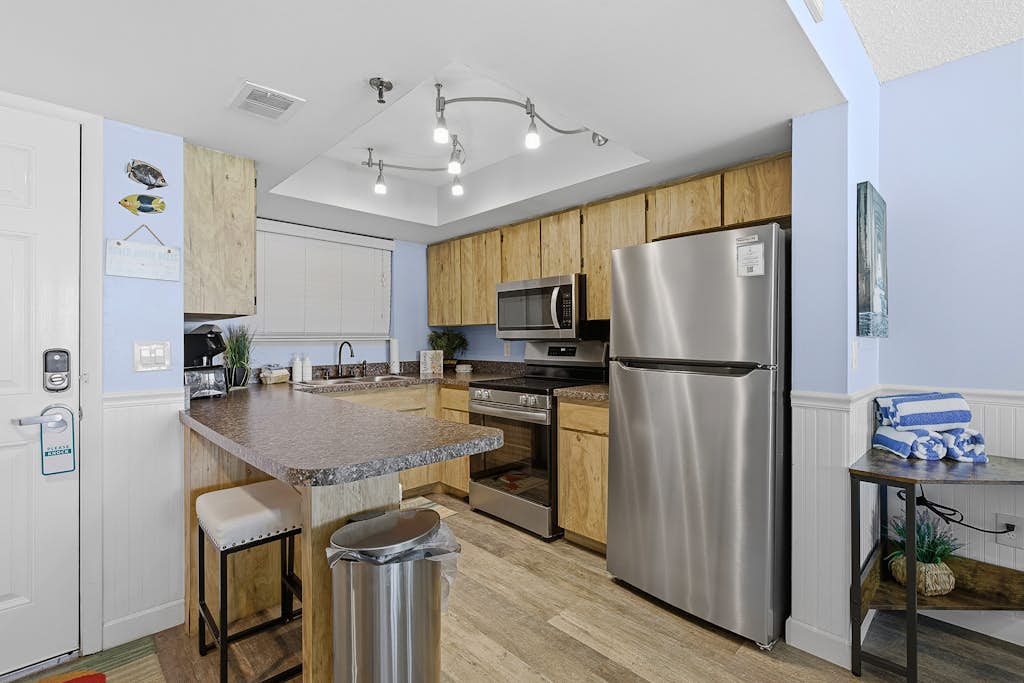 Oceanfront Condo with Pool, BBQ & Steps from Flagler Ave