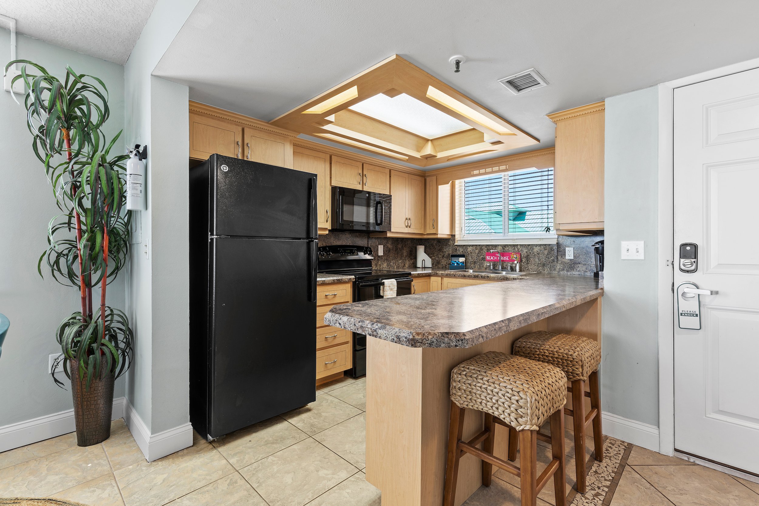 Oceanfront Condo - Pool - Beach - Fantastic Views