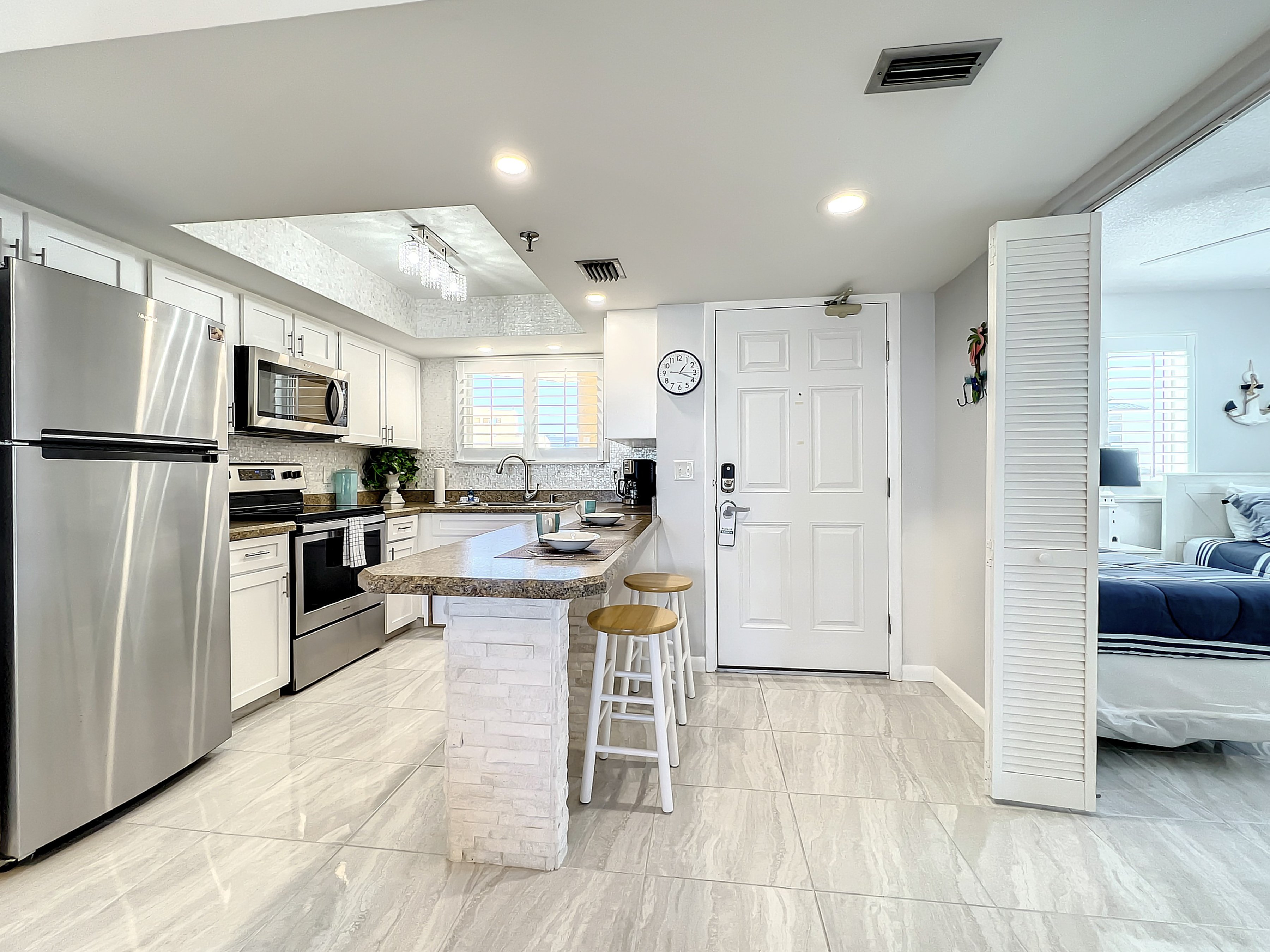 Bright Oceanview Condo • Steps to Sand & Flagler Dining Scene