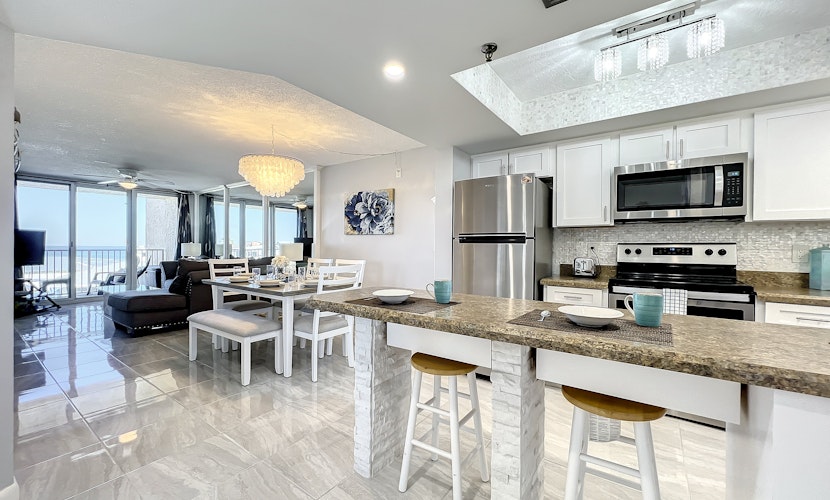 Bright Oceanview Condo • Steps to Sand & Flagler Dining Scene
