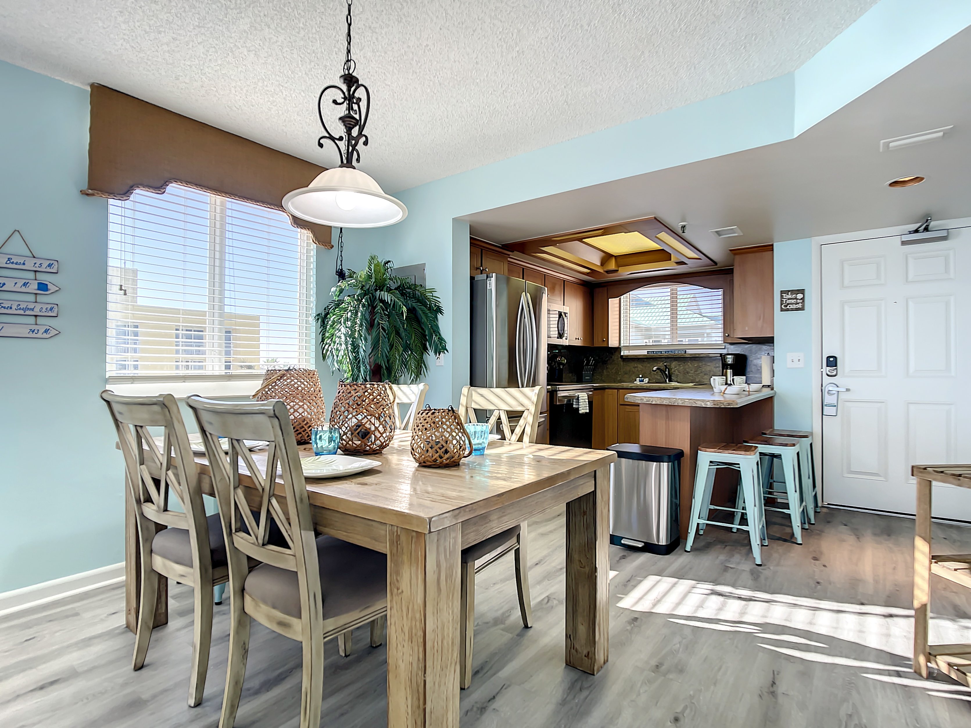 Oceanfront Condo - Beach, Pool & Steps to Flagler Ave