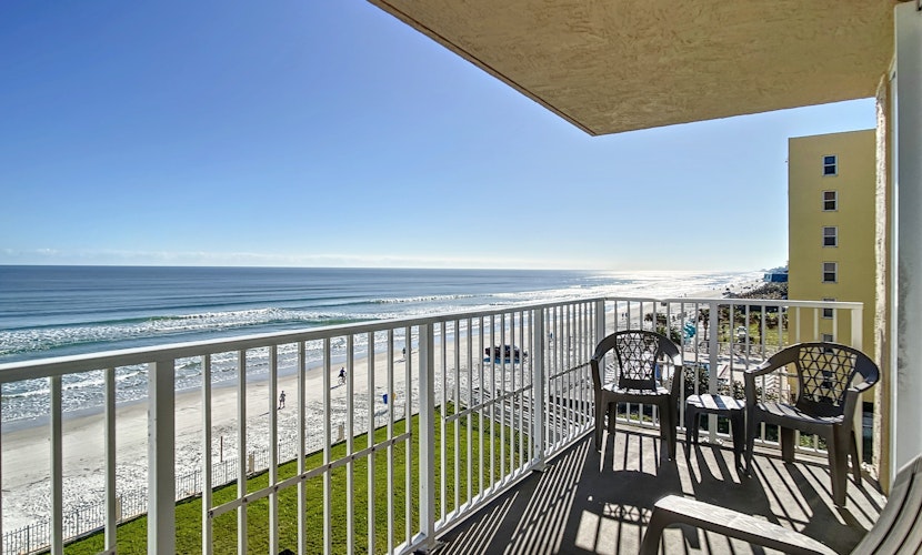 Oceanfront Condo - Beach, Pool & Steps to Flagler Ave
