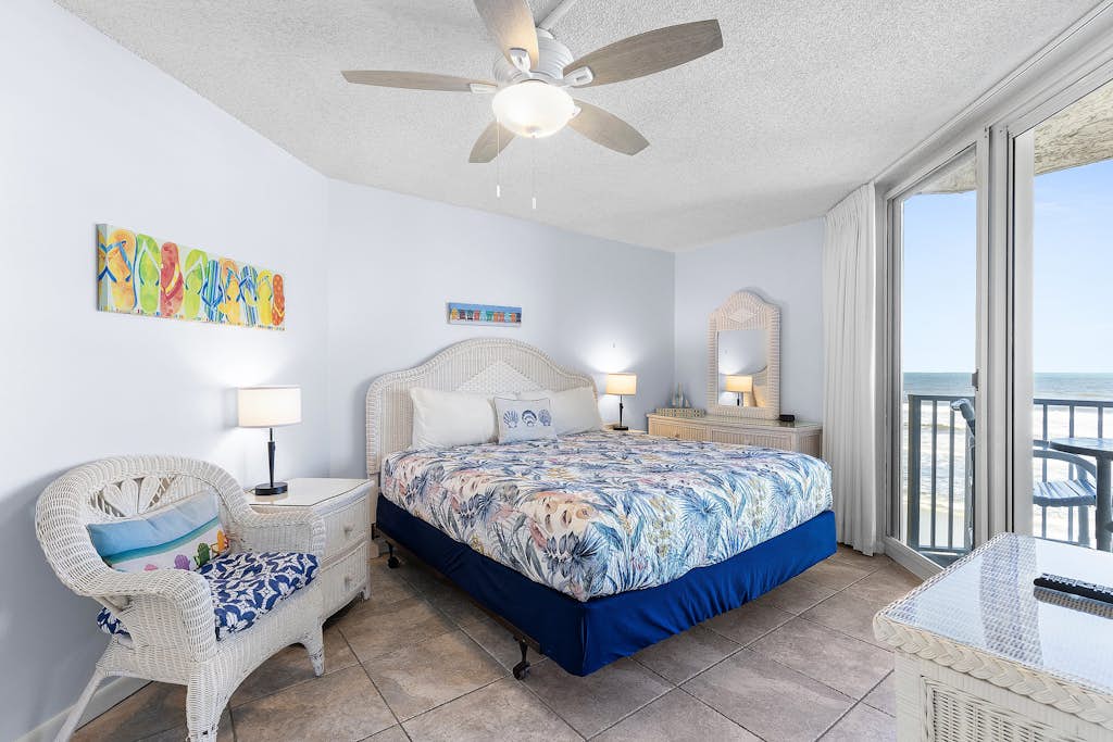 Oceanfront Condo - Pool, Beach & Steps from Flagler Ave