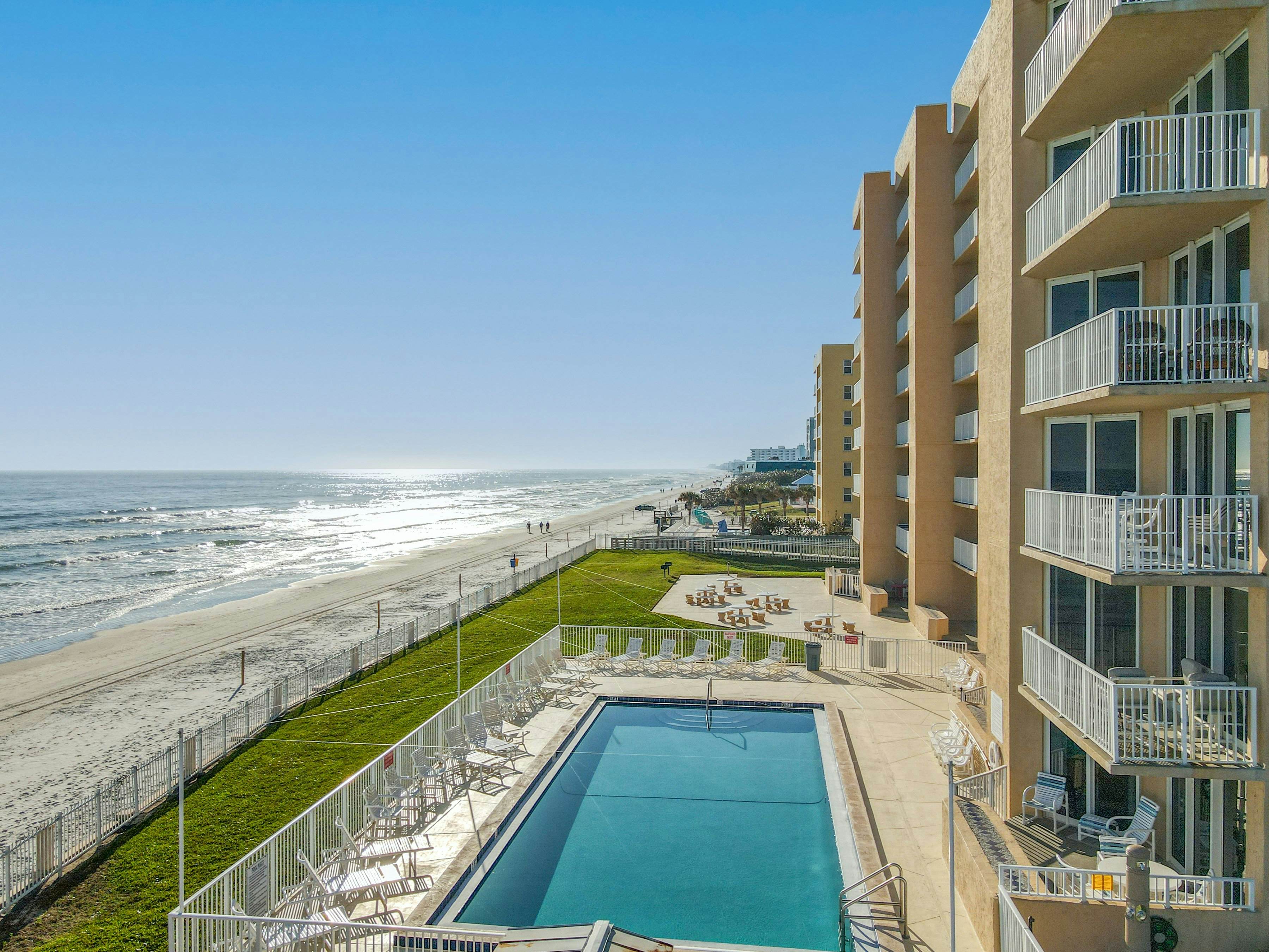 Oceania Beach Club 306