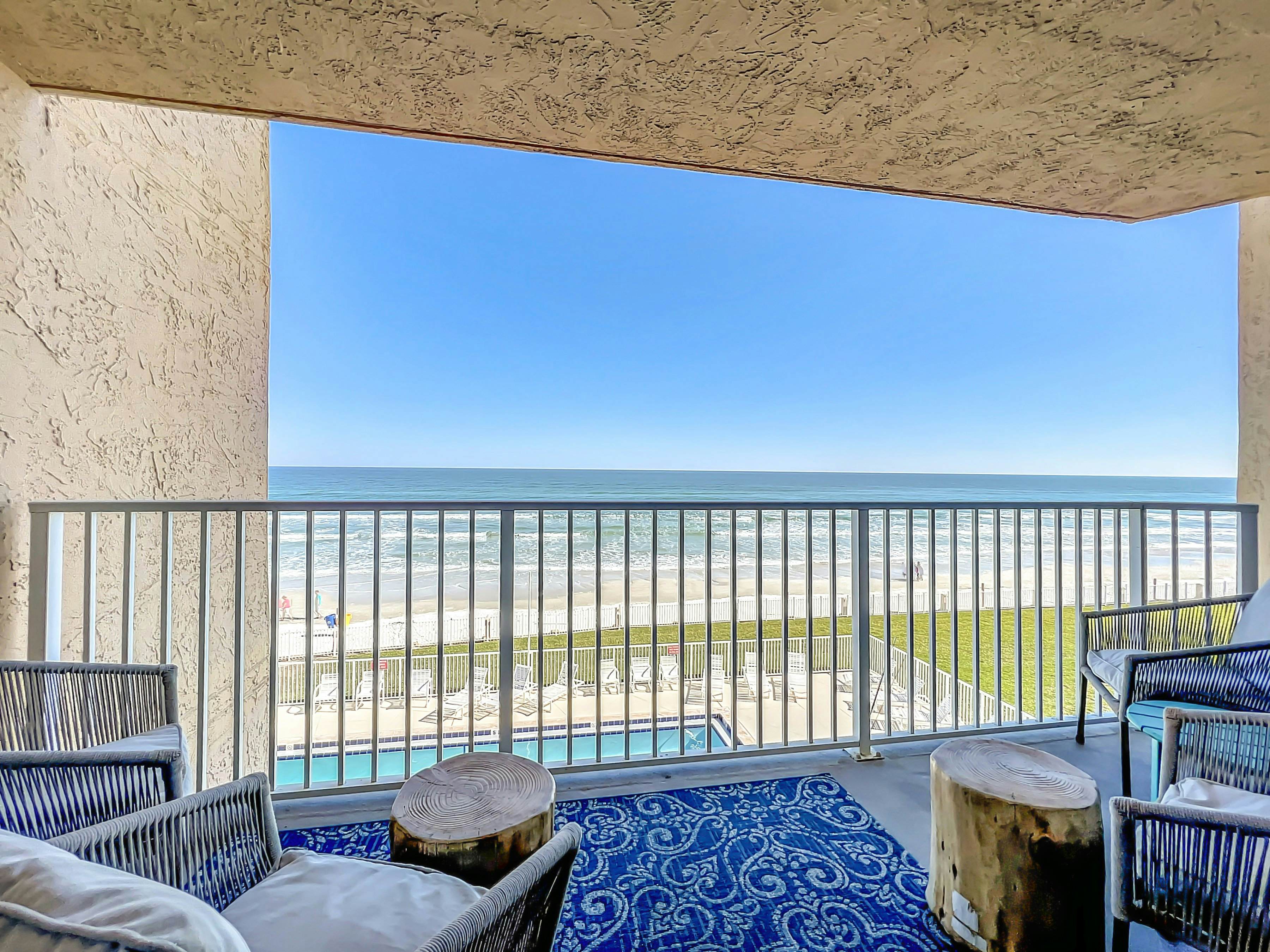 Oceania Beach Club 305