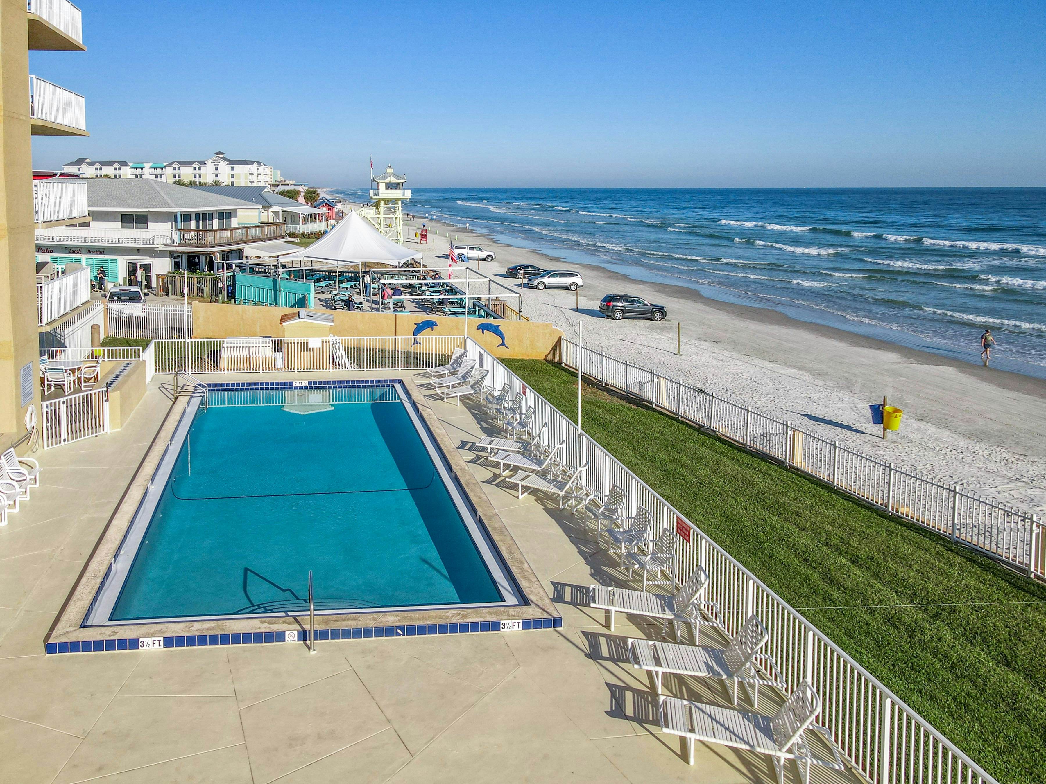 Oceania Beach Club 305