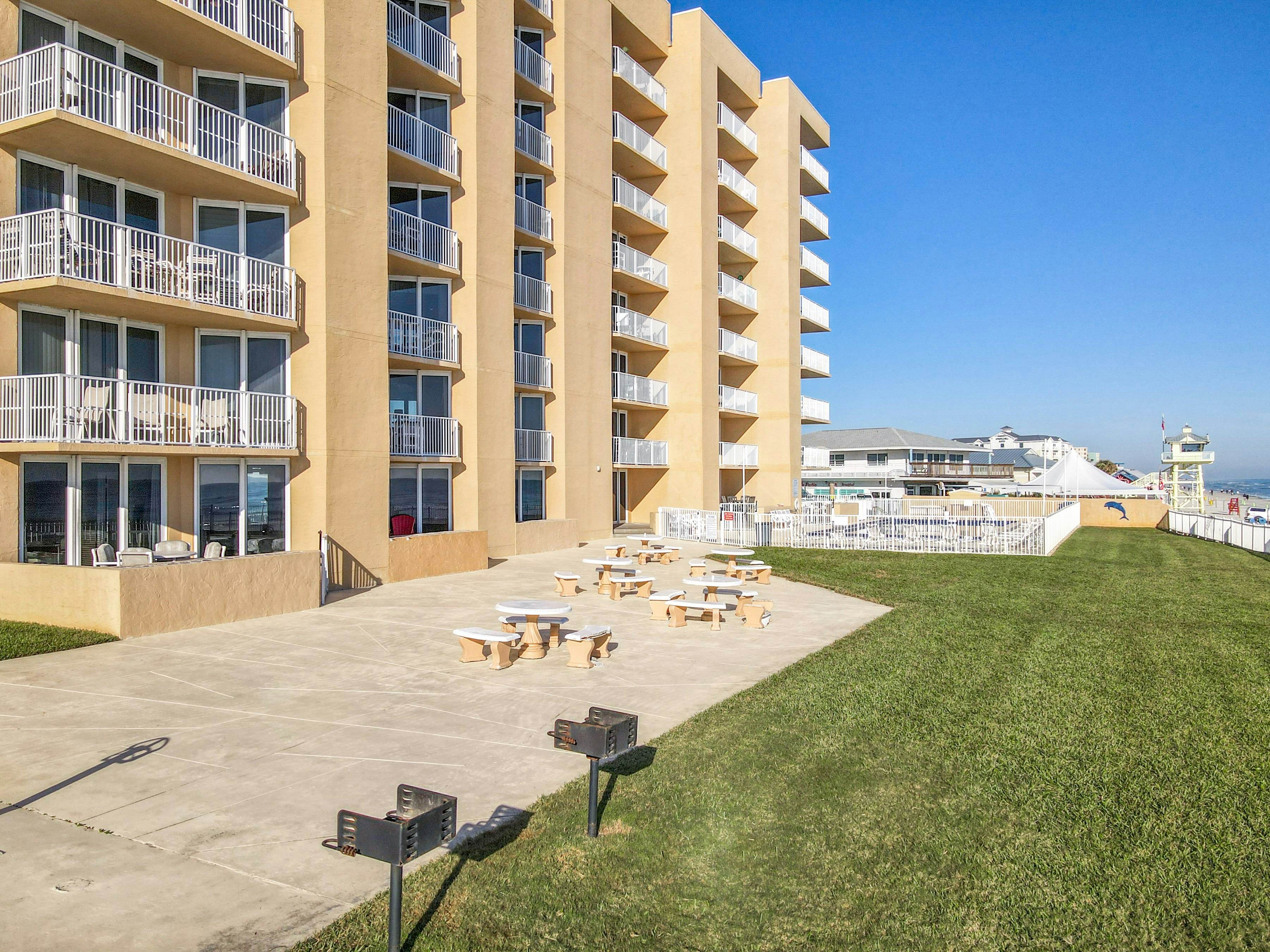 Oceania Beach Club 305