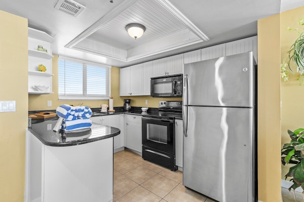 OceanFront Condo - Pool, BBQ, Steps from Flagler Ave