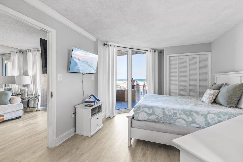 Updated Ground Floor OceanFront Condo, Walk to Flagler Ave