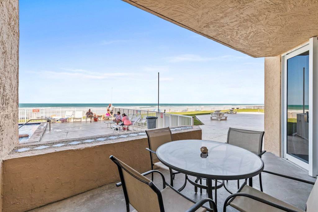Oceania Beach Club 104
