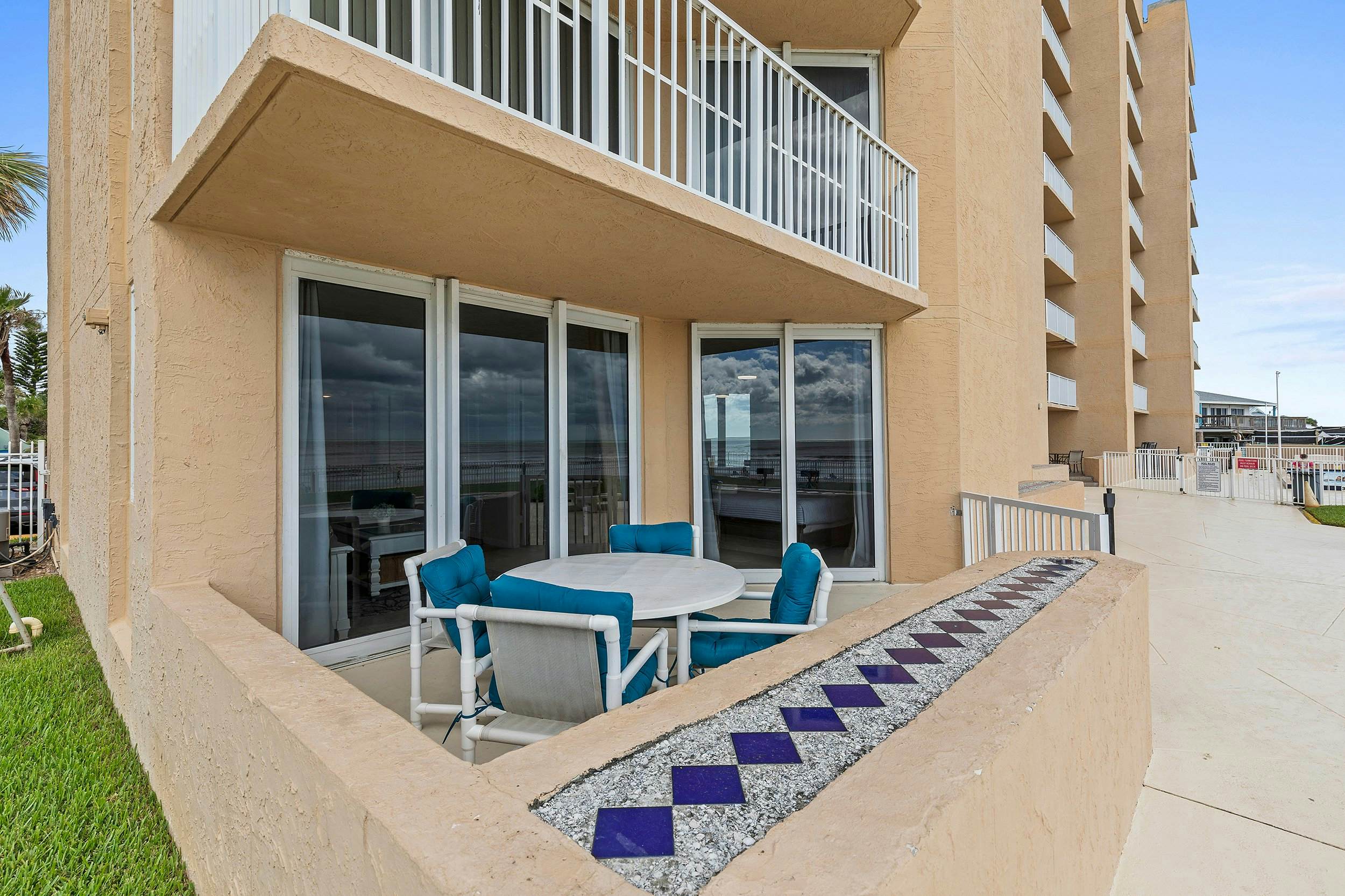 Oceania Beach Club 101