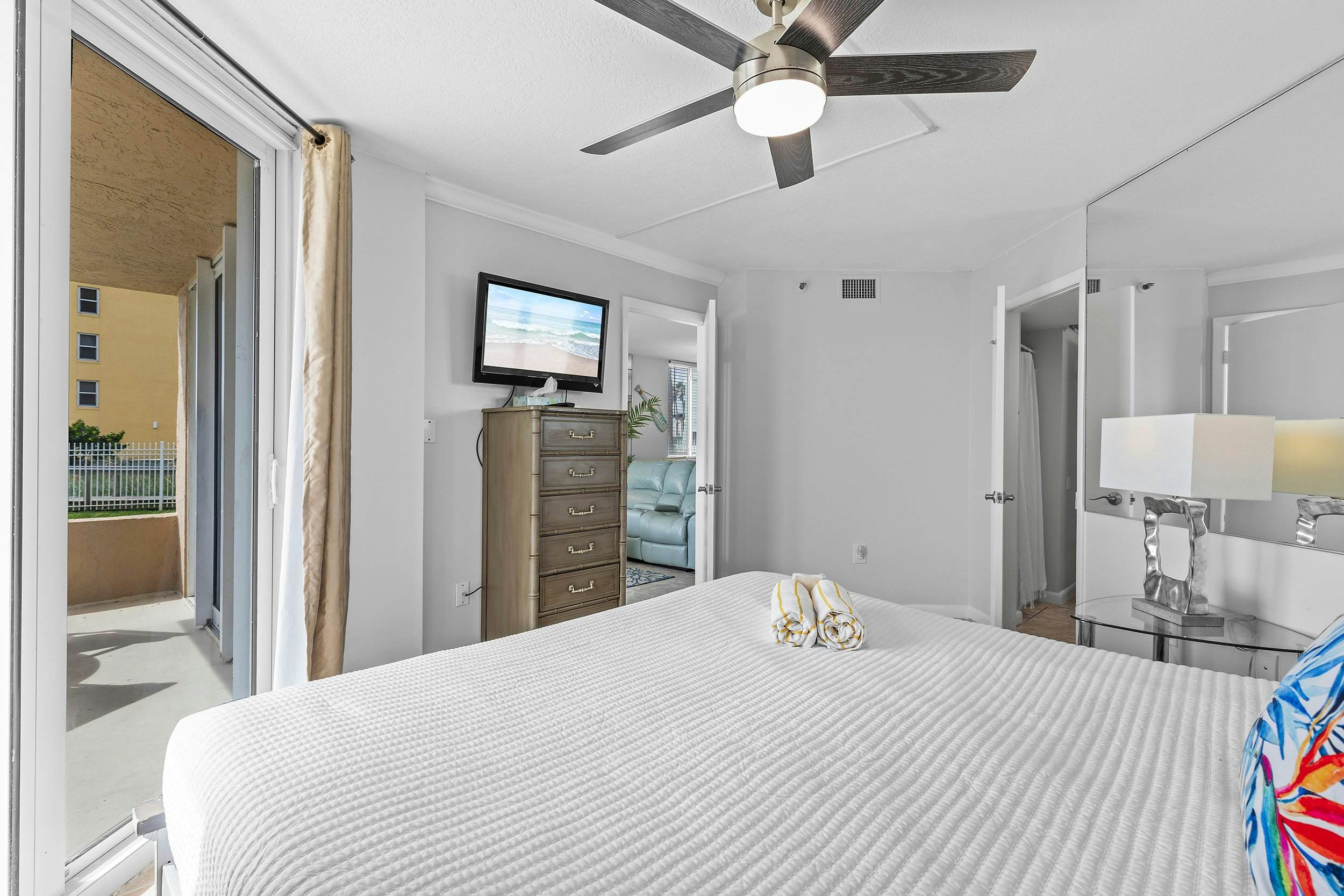 Oceania Beach Club 101