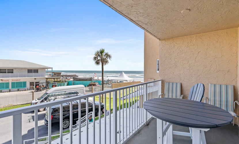 Bright Oceanview Condo with Balcony & Resort-Style Pool