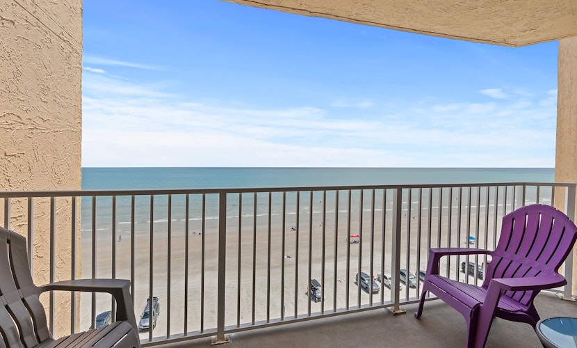 Oceanfront Condo at Oceania Beach Club - Pool, Balcony, Sleeps 6, Walk to Flagler Ave!