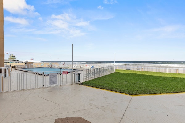 Oceanfront Condo at Oceania Beach Club - Pool, Balcony, Sleeps 6, Walk to Flagler Ave!