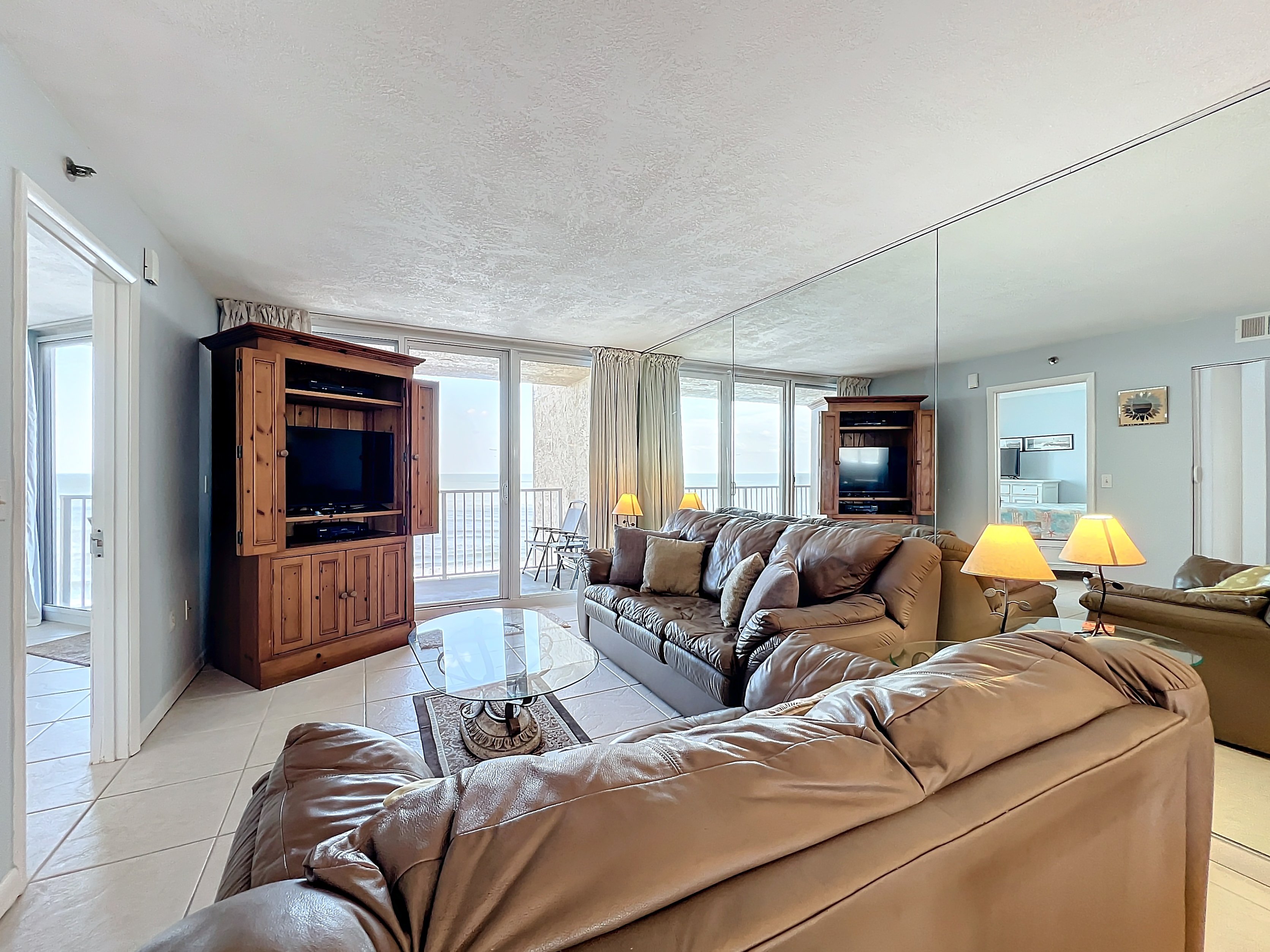 Ideal Family Friendly Beach Vacay.  Beachfront & Steps to Flagler Ave