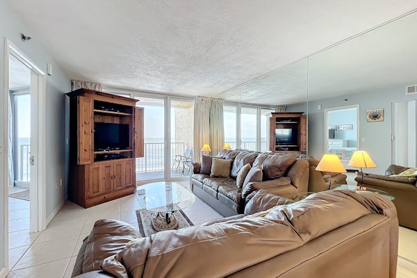 Ideal Family Friendly Beach Vacay. Beachfront & Steps to Flagler Ave